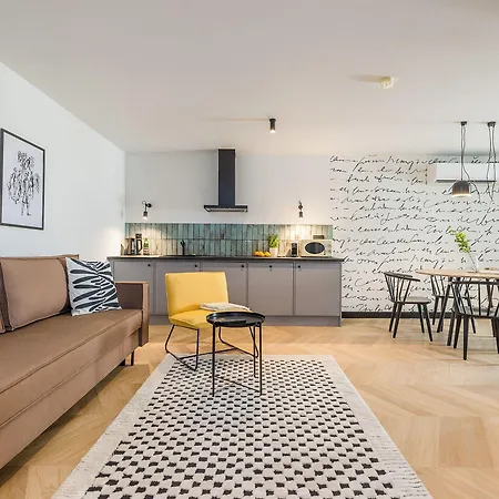 Lalka By Shortstaypoland Daire *